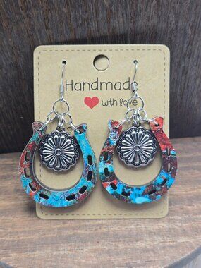 NWT Wood Horseshoe Earrings Pierced Wood Silver Tone Concho Western Dangle Drop